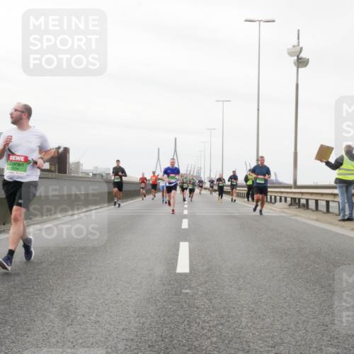 03.10.2025 - Köhlbrandbrückenlauf Matties Gatica Varas http://msf.ph/oto/9187559 03.10.2025 15:50:48 Position 3 2128 meine-sportfotos.de