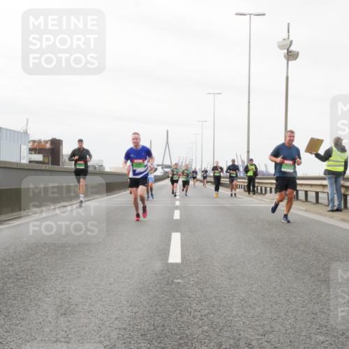 03.10.2025 - Köhlbrandbrückenlauf Matties Gatica Varas http://msf.ph/oto/9187568 03.10.2025 15:50:50 Position 3  meine-sportfotos.de