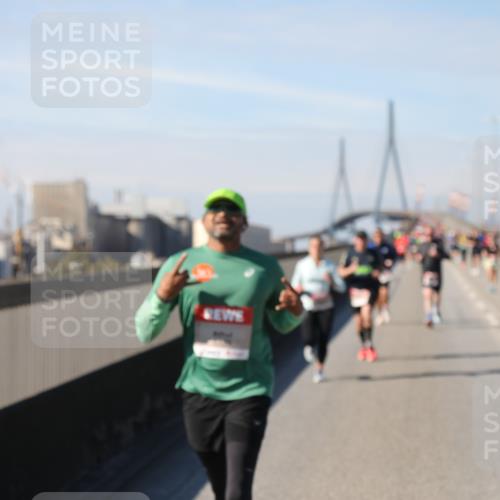 03.10.2025 - Köhlbrandbrückenlauf Yannick Fuchs http://msf.ph/oto/9187571 03.10.2025 11:46:09 Position 3  meine-sportfotos.de