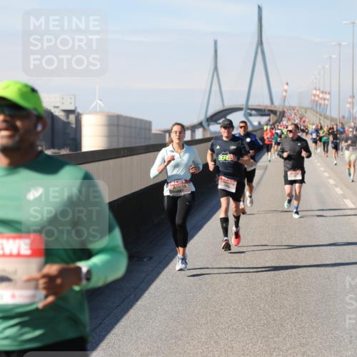 03.10.2025 - Köhlbrandbrückenlauf Yannick Fuchs http://msf.ph/oto/9187574 03.10.2025 11:46:09 Position 3  meine-sportfotos.de