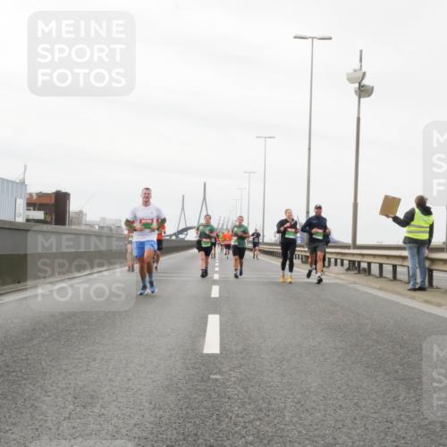 03.10.2025 - Köhlbrandbrückenlauf Matties Gatica Varas http://msf.ph/oto/9187580 03.10.2025 15:50:53 Position 3  meine-sportfotos.de