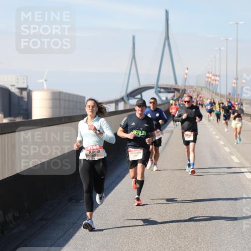 03.10.2025 - Köhlbrandbrückenlauf Yannick Fuchs http://msf.ph/oto/9187581 03.10.2025 11:46:10 Position 3 6461 meine-sportfotos.de