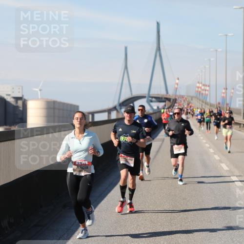 03.10.2025 - Köhlbrandbrückenlauf Yannick Fuchs http://msf.ph/oto/9187583 03.10.2025 11:46:10 Position 3  meine-sportfotos.de