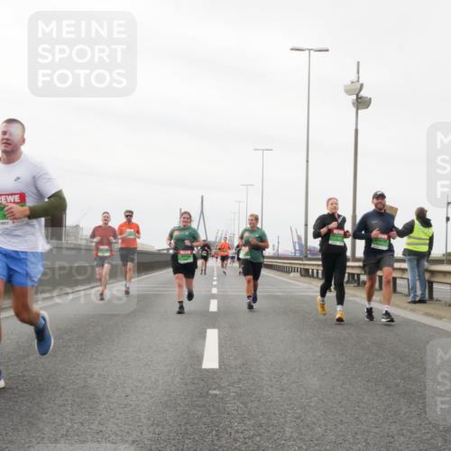 03.10.2025 - Köhlbrandbrückenlauf Matties Gatica Varas http://msf.ph/oto/9187589 03.10.2025 15:50:55 Position 3  meine-sportfotos.de