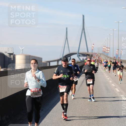 03.10.2025 - Köhlbrandbrückenlauf Yannick Fuchs http://msf.ph/oto/9187590 03.10.2025 11:46:10 Position 3 4783, 6461 meine-sportfotos.de