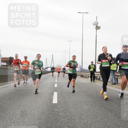 03.10.2025 - Köhlbrandbrückenlauf Matties Gatica Varas http://msf.ph/oto/9187594 03.10.2025 15:50:56 Position 3 1 meine-sportfotos.de
