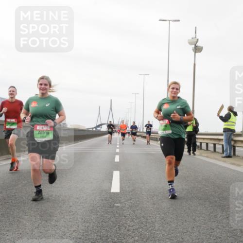 03.10.2025 - Köhlbrandbrückenlauf Matties Gatica Varas http://msf.ph/oto/9187598 03.10.2025 15:50:57 Position 3 9456 meine-sportfotos.de