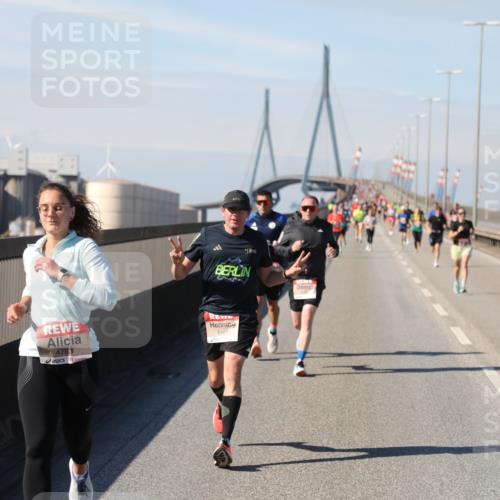 03.10.2025 - Köhlbrandbrückenlauf Yannick Fuchs http://msf.ph/oto/9187602 03.10.2025 11:46:11 Position 3 4783, 6461 meine-sportfotos.de