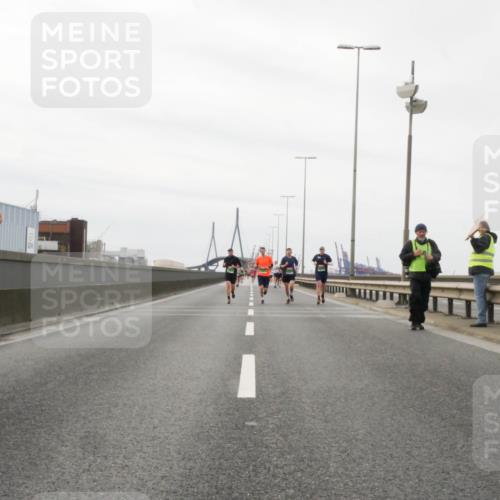 03.10.2025 - Köhlbrandbrückenlauf Matties Gatica Varas http://msf.ph/oto/9187604 03.10.2025 15:50:58 Position 3  meine-sportfotos.de