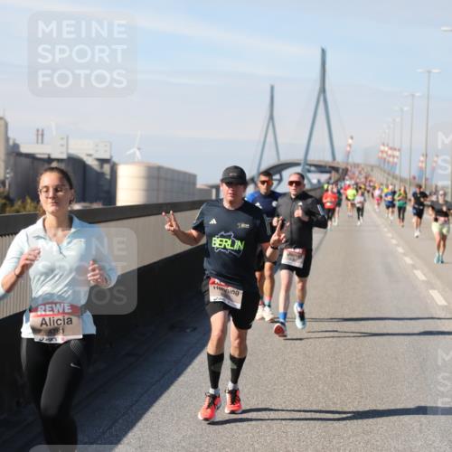 03.10.2025 - Köhlbrandbrückenlauf Yannick Fuchs http://msf.ph/oto/9187605 03.10.2025 11:46:11 Position 3  meine-sportfotos.de
