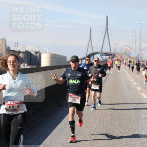 03.10.2025 - Köhlbrandbrückenlauf Yannick Fuchs http://msf.ph/oto/9187608 03.10.2025 11:46:12 Position 3 4783, 6461 meine-sportfotos.de