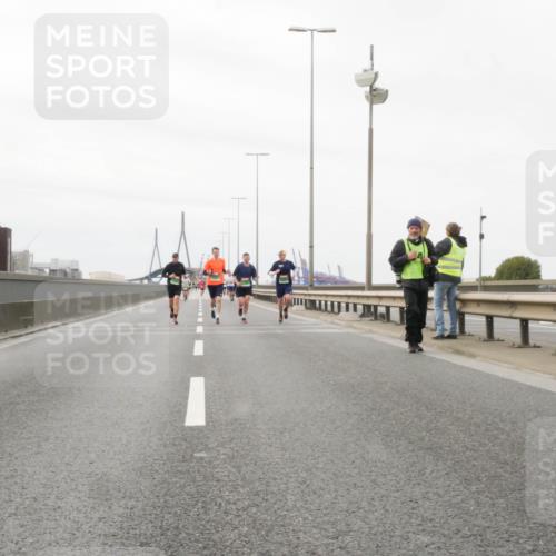 03.10.2025 - Köhlbrandbrückenlauf Matties Gatica Varas http://msf.ph/oto/9187609 03.10.2025 15:50:59 Position 3  meine-sportfotos.de