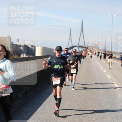03.10.2025 - Köhlbrandbrückenlauf Yannick Fuchs http://msf.ph/oto/9187610 03.10.2025 11:46:12 Position 3 478, 6461 meine-sportfotos.de