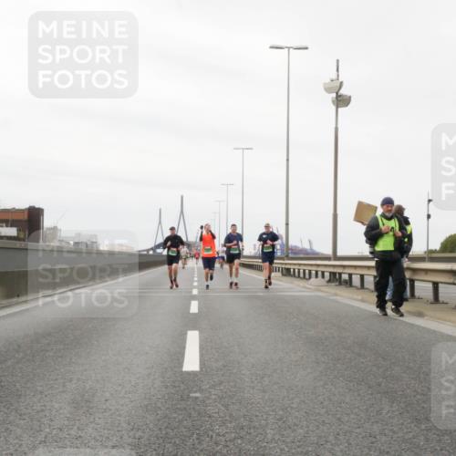 03.10.2025 - Köhlbrandbrückenlauf Matties Gatica Varas http://msf.ph/oto/9187612 03.10.2025 15:51:00 Position 3  meine-sportfotos.de