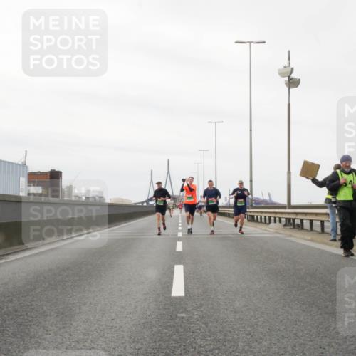 03.10.2025 - Köhlbrandbrückenlauf Matties Gatica Varas http://msf.ph/oto/9187613 03.10.2025 15:51:00 Position 3  meine-sportfotos.de