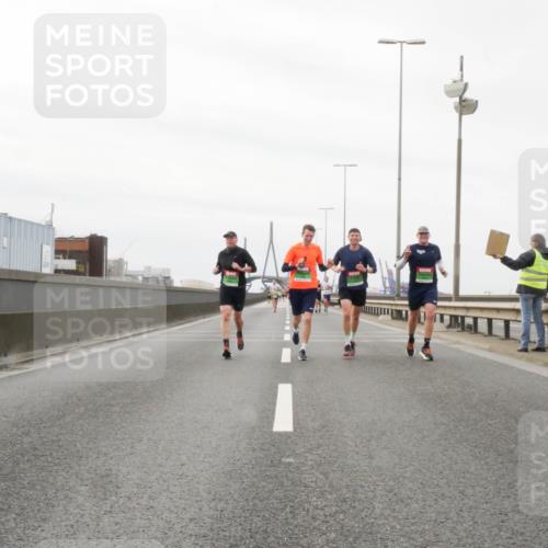 03.10.2025 - Köhlbrandbrückenlauf Matties Gatica Varas http://msf.ph/oto/9187624 03.10.2025 15:51:02 Position 3  meine-sportfotos.de