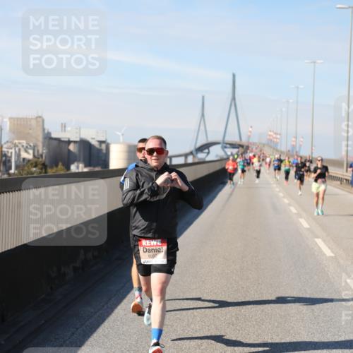 03.10.2025 - Köhlbrandbrückenlauf Yannick Fuchs http://msf.ph/oto/9187628 03.10.2025 11:46:14 Position 3 6032 meine-sportfotos.de
