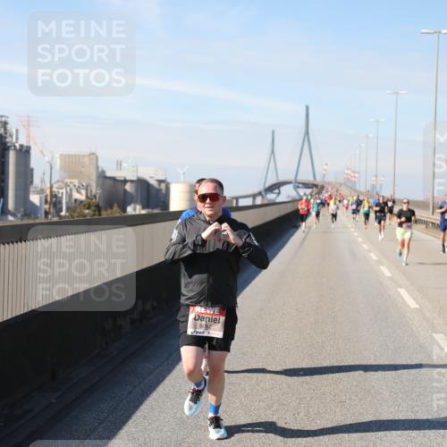 03.10.2025 - Köhlbrandbrückenlauf Yannick Fuchs http://msf.ph/oto/9187630 03.10.2025 11:46:14 Position 3 6032 meine-sportfotos.de