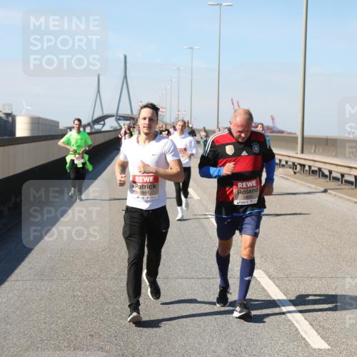 03.10.2025 - Köhlbrandbrückenlauf Yannick Fuchs http://msf.ph/oto/9187632 03.10.2025 12:06:54 Position 3 533, 5891, 5892 meine-sportfotos.de