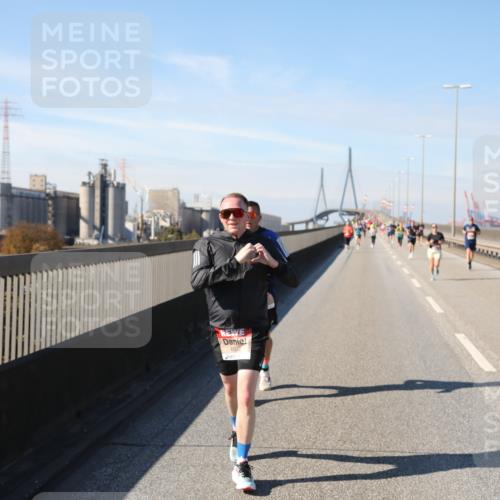 03.10.2025 - Köhlbrandbrückenlauf Yannick Fuchs http://msf.ph/oto/9187637 03.10.2025 11:46:14 Position 3  meine-sportfotos.de