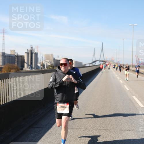 03.10.2025 - Köhlbrandbrückenlauf Yannick Fuchs http://msf.ph/oto/9187640 03.10.2025 11:46:15 Position 3 6032 meine-sportfotos.de
