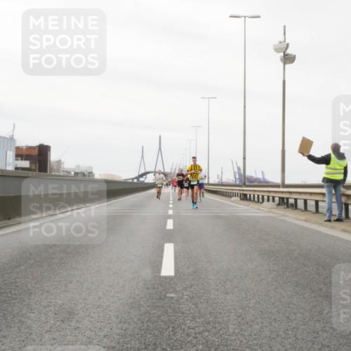 03.10.2025 - Köhlbrandbrückenlauf Matties Gatica Varas http://msf.ph/oto/9187645 03.10.2025 15:51:07 Position 3  meine-sportfotos.de