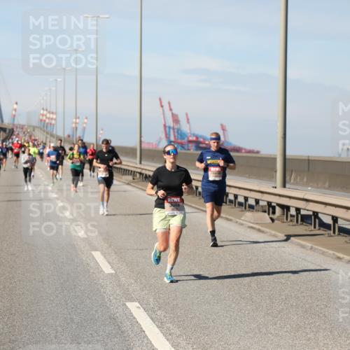 03.10.2025 - Köhlbrandbrückenlauf Yannick Fuchs http://msf.ph/oto/9187654 03.10.2025 11:46:17 Position 3  meine-sportfotos.de