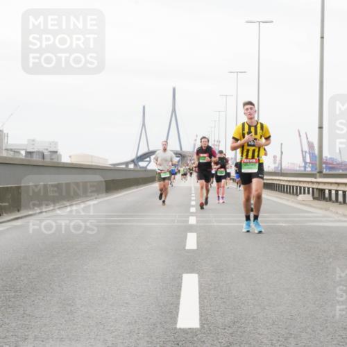03.10.2025 - Köhlbrandbrückenlauf Matties Gatica Varas http://msf.ph/oto/9187656 03.10.2025 15:51:09 Position 3 181 meine-sportfotos.de