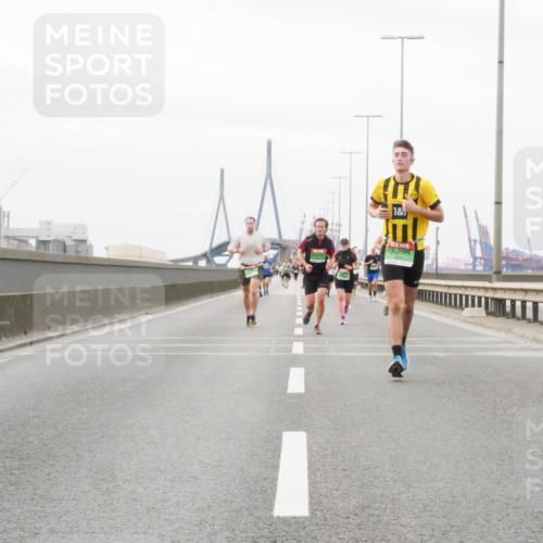 03.10.2025 - Köhlbrandbrückenlauf Matties Gatica Varas http://msf.ph/oto/9187657 03.10.2025 15:51:10 Position 3 181 meine-sportfotos.de