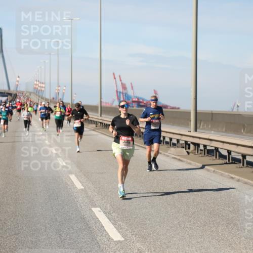 03.10.2025 - Köhlbrandbrückenlauf Yannick Fuchs http://msf.ph/oto/9187658 03.10.2025 11:46:18 Position 3  meine-sportfotos.de