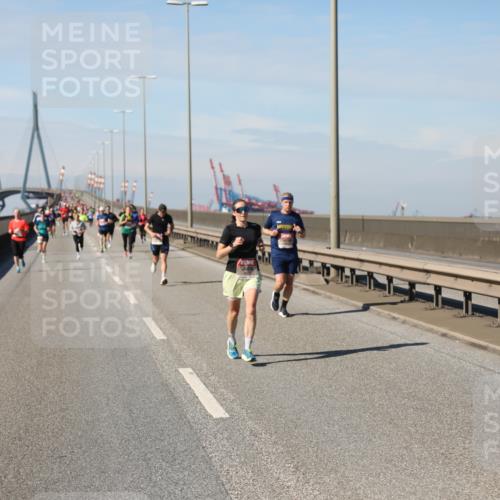 03.10.2025 - Köhlbrandbrückenlauf Yannick Fuchs http://msf.ph/oto/9187661 03.10.2025 11:46:18 Position 3  meine-sportfotos.de