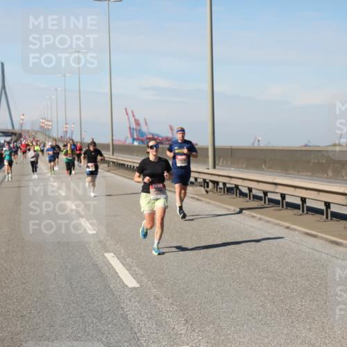 03.10.2025 - Köhlbrandbrückenlauf Yannick Fuchs http://msf.ph/oto/9187665 03.10.2025 11:46:18 Position 3  meine-sportfotos.de