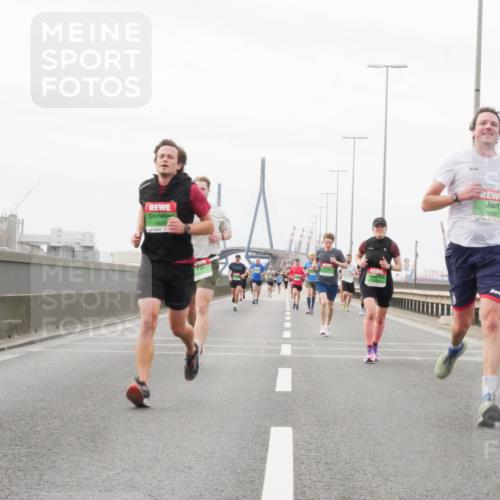 03.10.2025 - Köhlbrandbrückenlauf Matties Gatica Varas http://msf.ph/oto/9187676 03.10.2025 15:51:14 Position 3 8860 meine-sportfotos.de