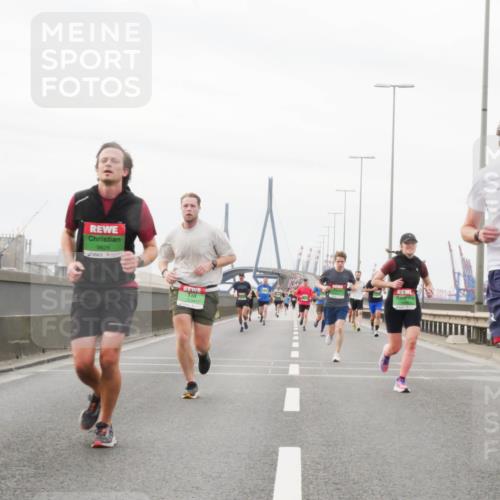 03.10.2025 - Köhlbrandbrückenlauf Matties Gatica Varas http://msf.ph/oto/9187677 03.10.2025 15:51:14 Position 3 9626, 8860 meine-sportfotos.de