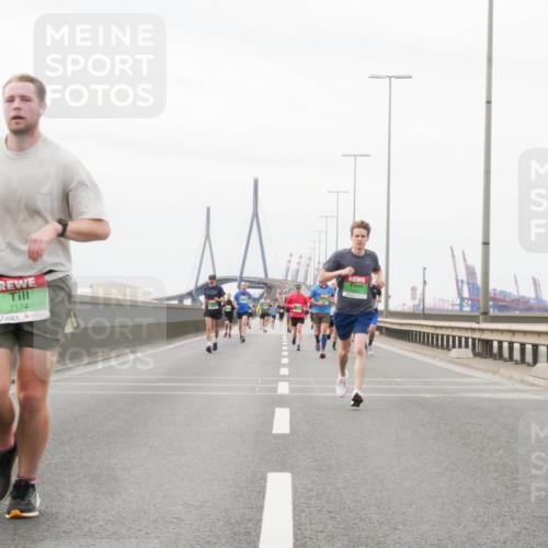 03.10.2025 - Köhlbrandbrückenlauf Matties Gatica Varas http://msf.ph/oto/9187685 03.10.2025 15:51:16 Position 3 7174 meine-sportfotos.de