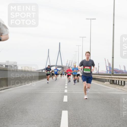 03.10.2025 - Köhlbrandbrückenlauf Matties Gatica Varas http://msf.ph/oto/9187687 03.10.2025 15:51:17 Position 3 7174 meine-sportfotos.de