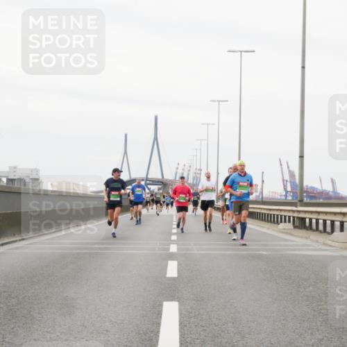 03.10.2025 - Köhlbrandbrückenlauf Matties Gatica Varas http://msf.ph/oto/9187700 03.10.2025 15:51:20 Position 3  meine-sportfotos.de