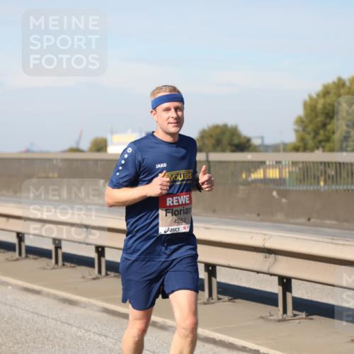 03.10.2025 - Köhlbrandbrückenlauf Yannick Fuchs http://msf.ph/oto/9187701 03.10.2025 11:46:21 Position 3 4252 meine-sportfotos.de