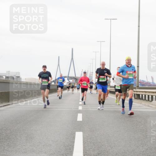 03.10.2025 - Köhlbrandbrückenlauf Matties Gatica Varas http://msf.ph/oto/9187706 03.10.2025 15:51:21 Position 3  meine-sportfotos.de