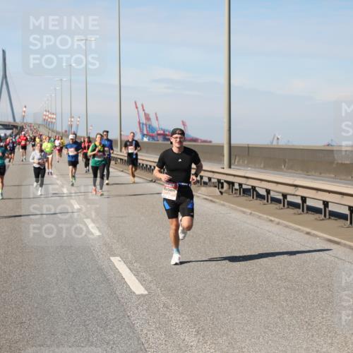 03.10.2025 - Köhlbrandbrückenlauf Yannick Fuchs http://msf.ph/oto/9187713 03.10.2025 11:46:22 Position 3  meine-sportfotos.de