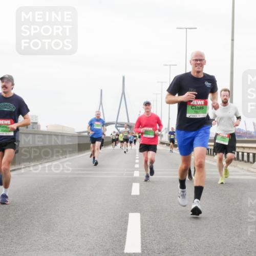 03.10.2025 - Köhlbrandbrückenlauf Matties Gatica Varas http://msf.ph/oto/9187716 03.10.2025 15:51:24 Position 3 8026, 7057 meine-sportfotos.de