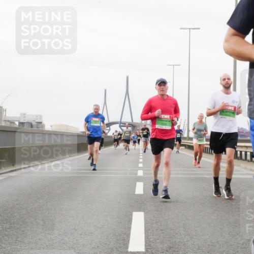 03.10.2025 - Köhlbrandbrückenlauf Matties Gatica Varas http://msf.ph/oto/9187723 03.10.2025 15:51:25 Position 3 7179, 8539 meine-sportfotos.de