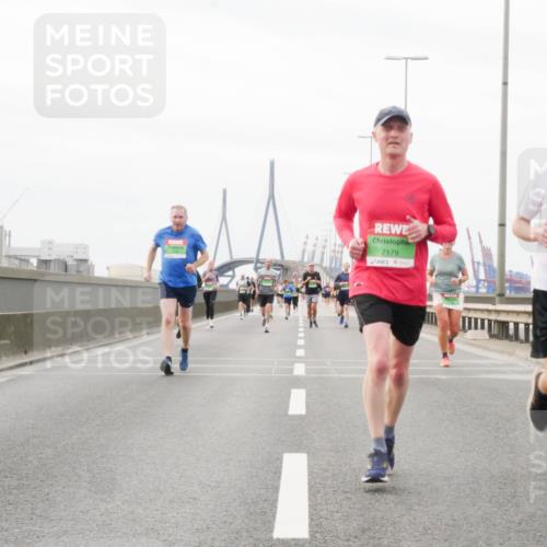 03.10.2025 - Köhlbrandbrückenlauf Matties Gatica Varas http://msf.ph/oto/9187726 03.10.2025 15:51:26 Position 3 7179, 8539 meine-sportfotos.de