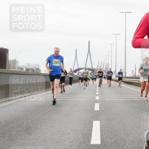 03.10.2025 - Köhlbrandbrückenlauf Matties Gatica Varas http://msf.ph/oto/9187730 03.10.2025 15:51:27 Position 3 717 meine-sportfotos.de