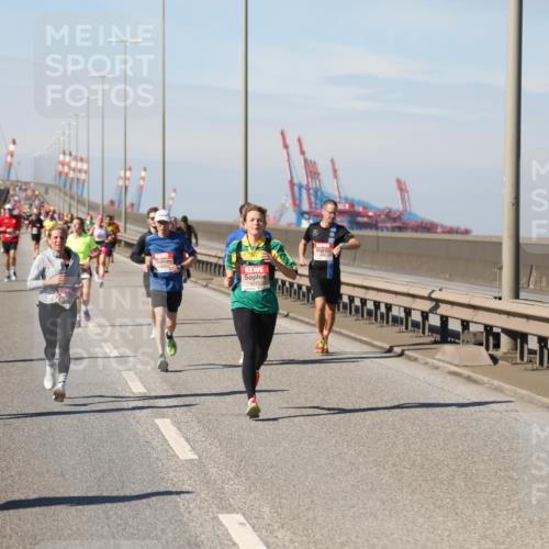03.10.2025 - Köhlbrandbrückenlauf Yannick Fuchs http://msf.ph/oto/9187734 03.10.2025 11:46:24 Position 3 4747 meine-sportfotos.de