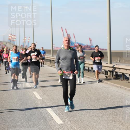 03.10.2025 - Köhlbrandbrückenlauf Yannick Fuchs http://msf.ph/oto/9187736 03.10.2025 12:07:02 Position 3 6375 meine-sportfotos.de