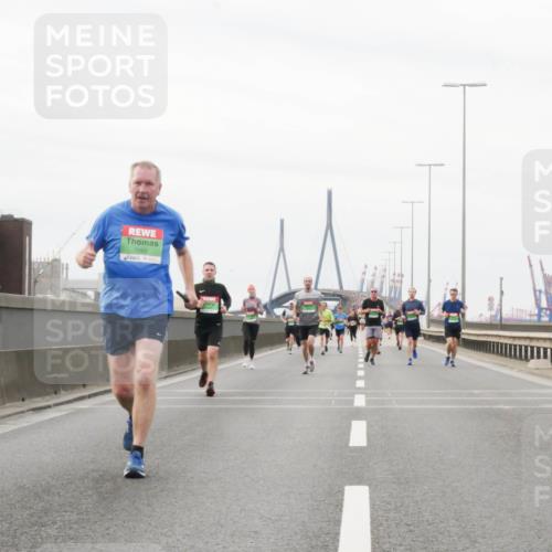 03.10.2025 - Köhlbrandbrückenlauf Matties Gatica Varas http://msf.ph/oto/9187737 03.10.2025 15:51:29 Position 3 7285 meine-sportfotos.de