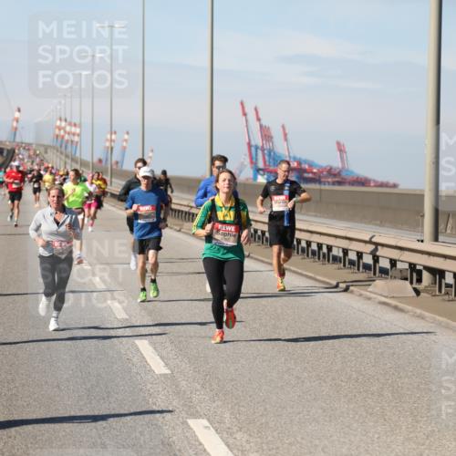 03.10.2025 - Köhlbrandbrückenlauf Yannick Fuchs http://msf.ph/oto/9187738 03.10.2025 11:46:24 Position 3 2025 meine-sportfotos.de