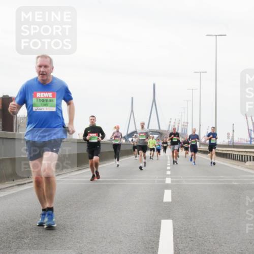 03.10.2025 - Köhlbrandbrückenlauf Matties Gatica Varas http://msf.ph/oto/9187740 03.10.2025 15:51:29 Position 3 7285 meine-sportfotos.de