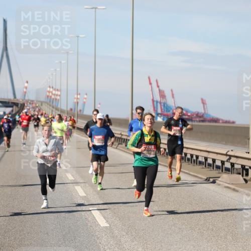 03.10.2025 - Köhlbrandbrückenlauf Yannick Fuchs http://msf.ph/oto/9187741 03.10.2025 11:46:25 Position 3 2025, 4747, 9 meine-sportfotos.de